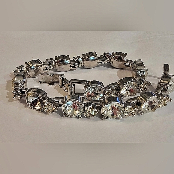 Vintage Signed Trifari Shield Link Bracelet Silver-Tone Rhodium 1950's-1960's? - Picture 3 of 8
